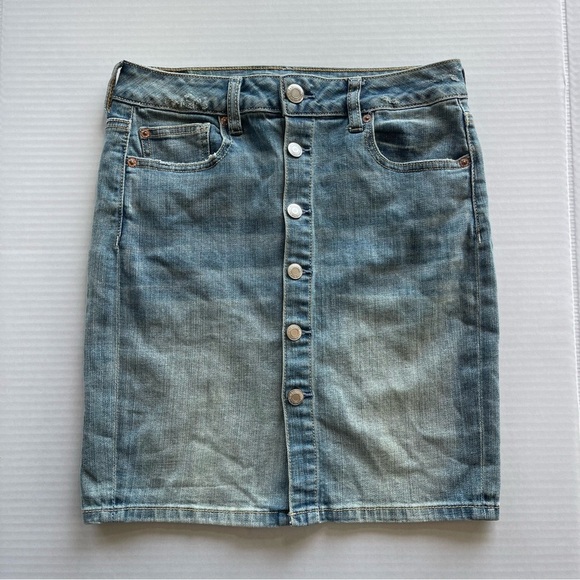 American Eagle High Rise Pencil Light Blue Denim Button Up Skirt Size 6 - Picture 2 of 9